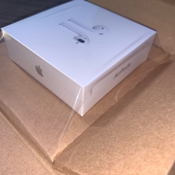 Apple AirPods Gen 2 w/ Wireless Charging Case - Picture 5 of 5